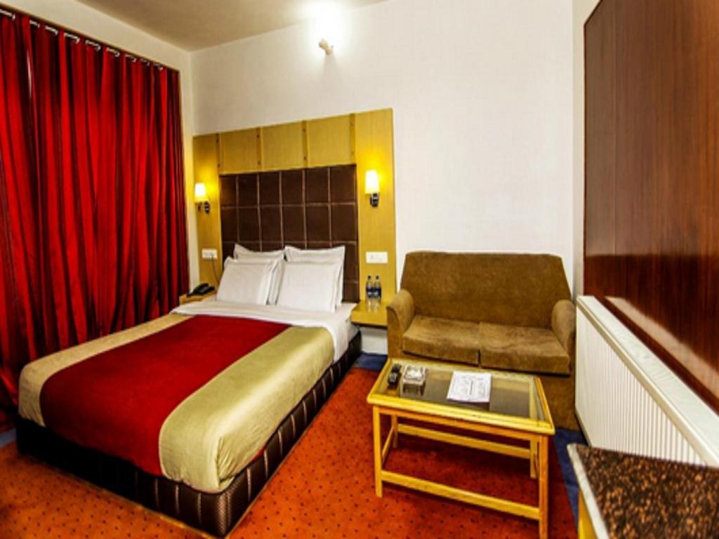 Holiday Plaza Hotel Srinagar  Luaran gambar