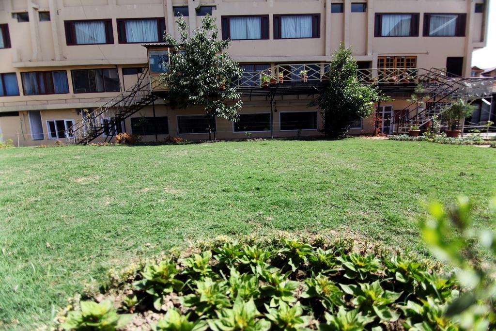 Holiday Plaza Hotel Srinagar  Luaran gambar